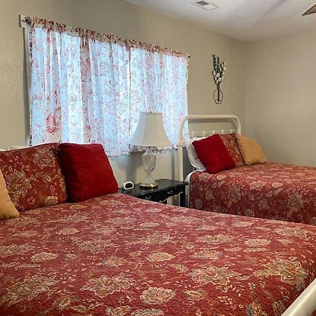 Quiet Hollister Cabin Walk To Lake Taneycomo Ngoại thất bức ảnh