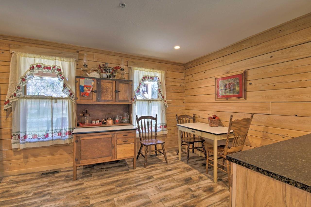 Quiet Hollister Cabin Walk To Lake Taneycomo Ngoại thất bức ảnh